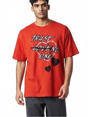 Focus NWT Men's Red Graphic Short-Sleeve Tee - Trust No One Design